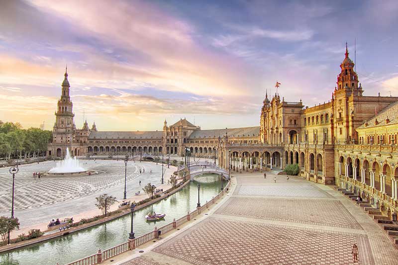 Discover the Beauty of Plaza de Espana